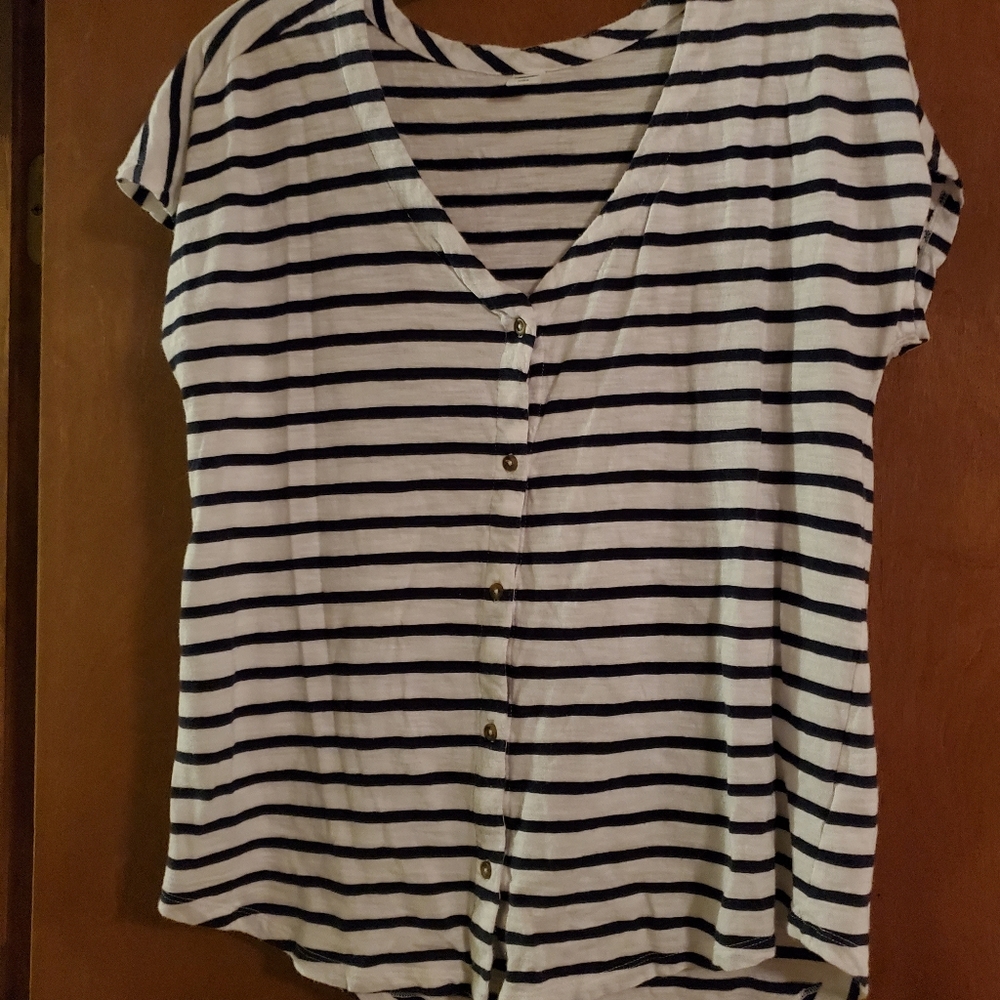 Button tee shirt